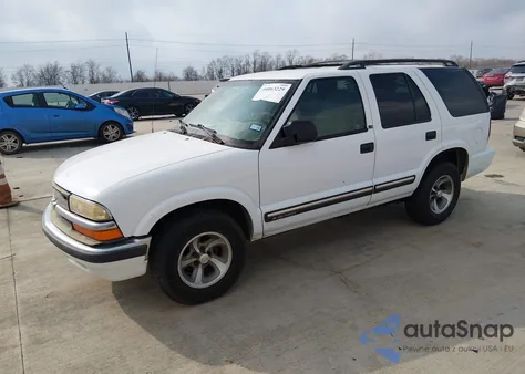2000 Chevrolet Blazer Ls from USA, damaged, VIN 1GNCS13W2Y2124789